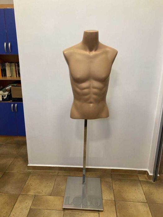 Мъжки манекен за дрехи