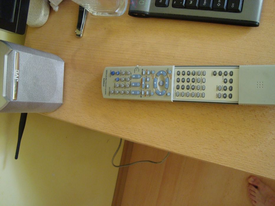 Продавам ДВД  ресийвър JVC TH S3