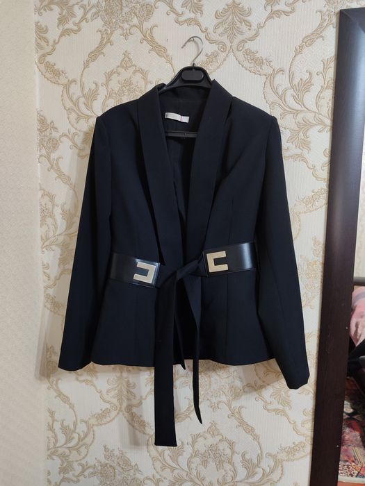 Продам брючный костюм