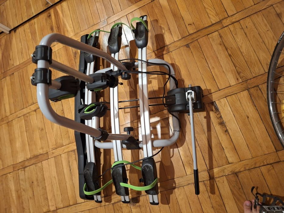 Suport carlig pentru 3 biciclete