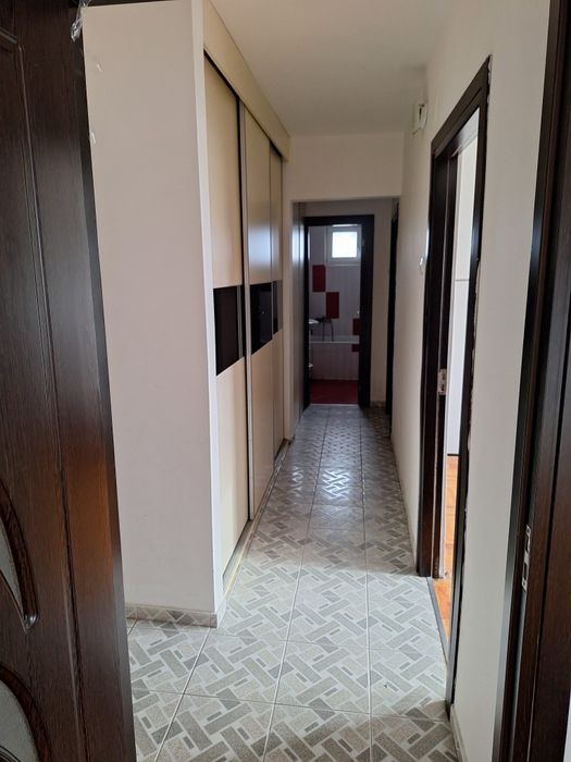 Incuriez apartament cu 3 camere,zona Garii