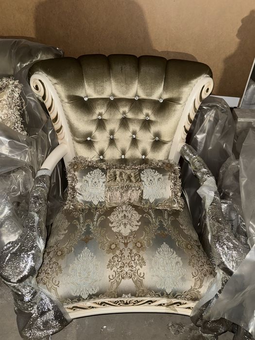 Кресло резное