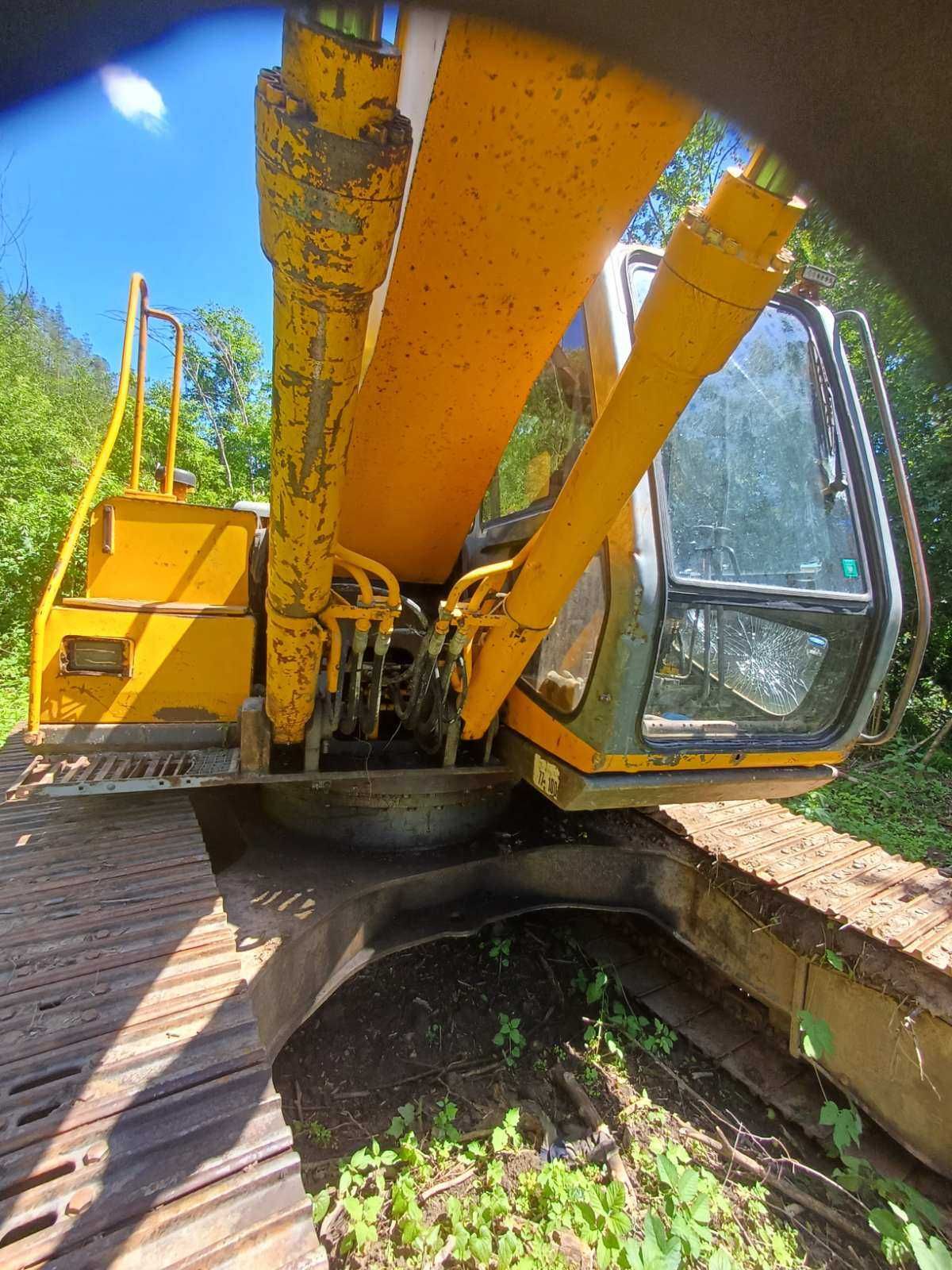 Продавам верижен багер JCB