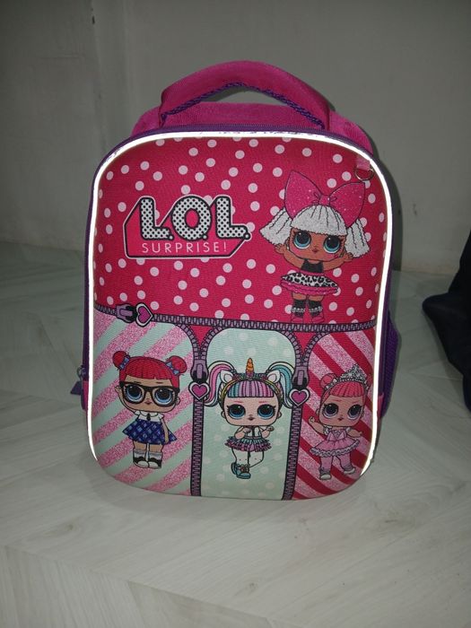 Продам школьный рюкзак для девочки в хорошем состоянии