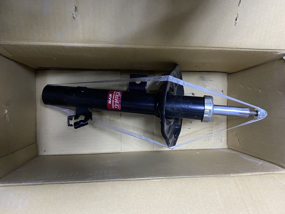 Амортизатор новый nissan 2013-19 год