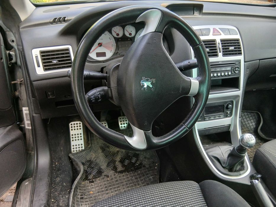 Mașină Peugeot 307 CC