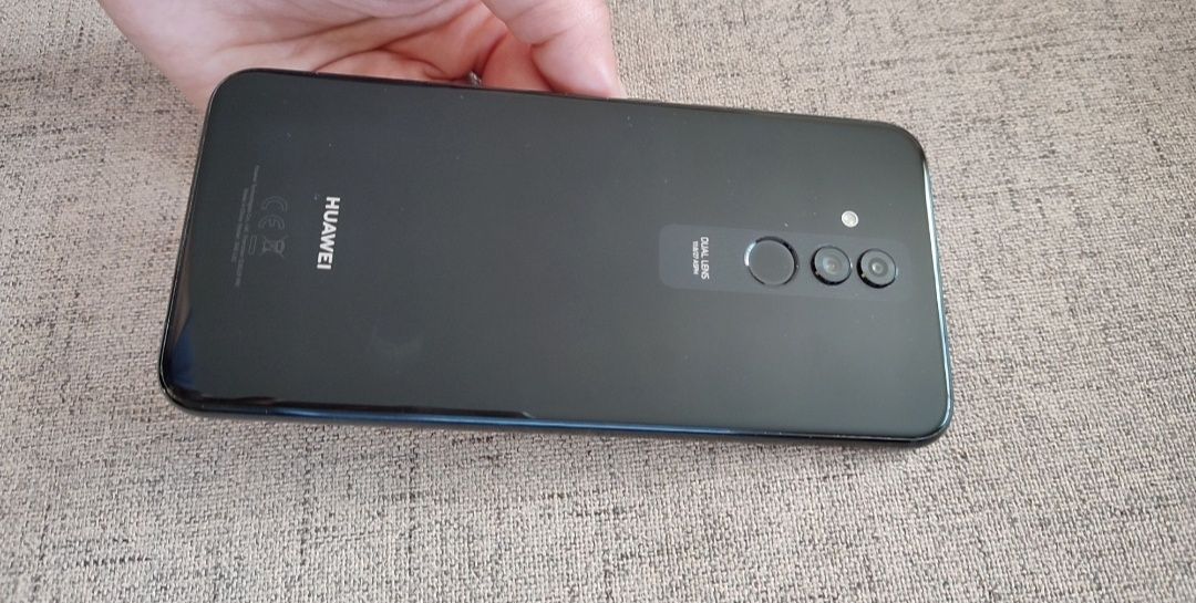 Huawei Matel 20 Lite negru, stare foarte bună