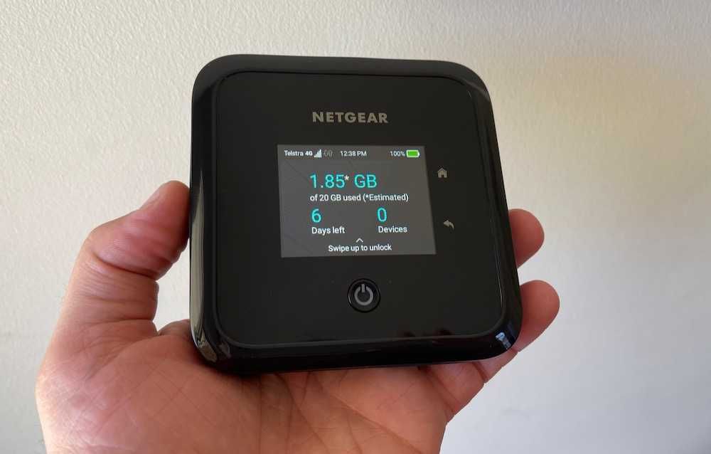 Router portabil  NETGEAR Nighthawk M5