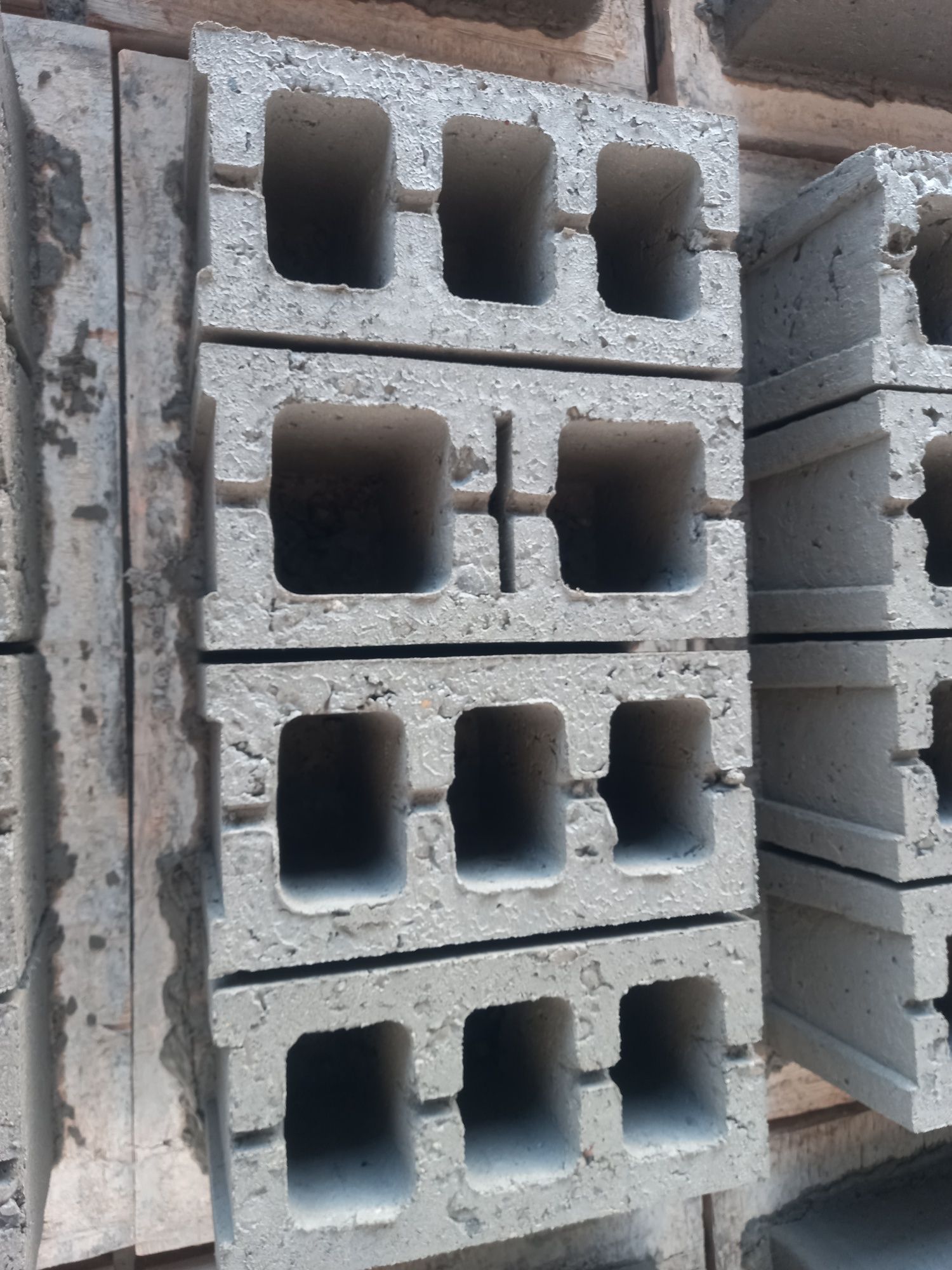 Xitoy blok aparat sotiladi