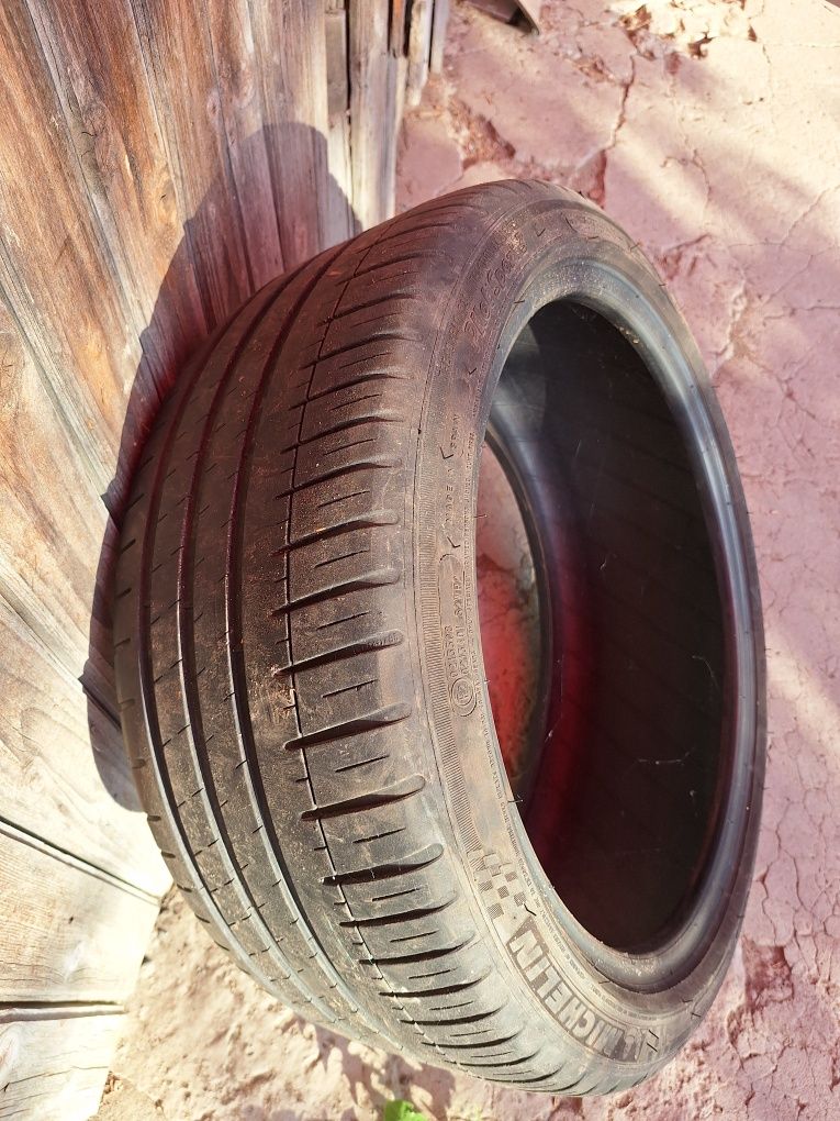 Vand set 4 anvelope Michelin 225/40/ZR18 stare foarte buna!