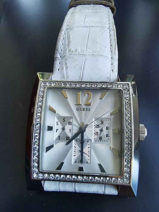 Ceas Guess Timeless Beauty - Quartz - 38x43 mm