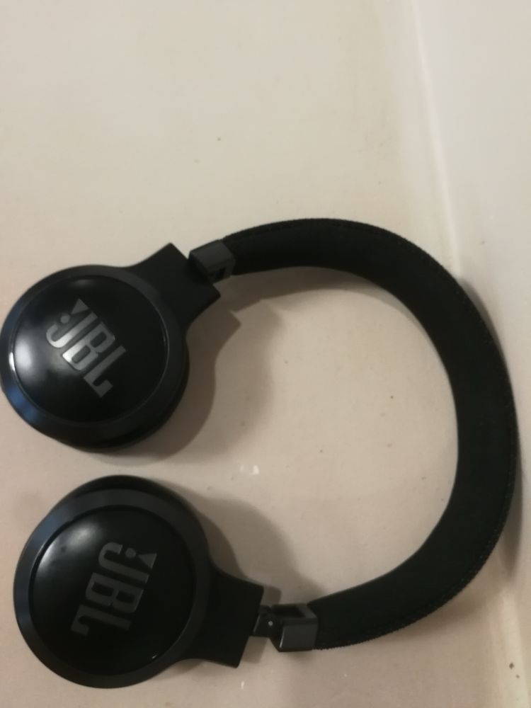 Слушалки JBL - Live 400 BT, черни bluetooth НОВО