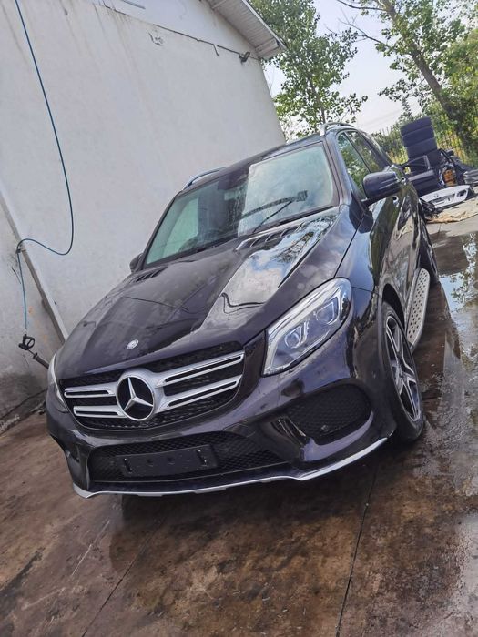 Dezmembrez mercedes gle 250 amg/bara fata gle/capota gle/far gle/