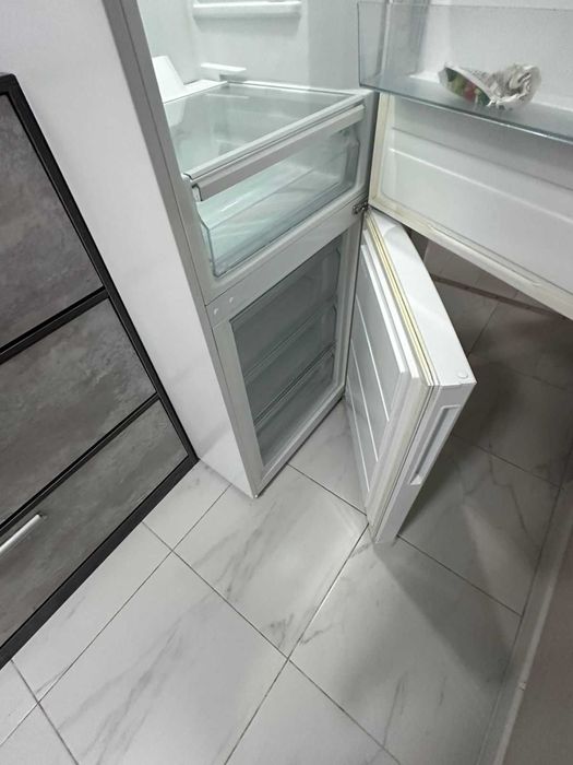 Холодильник Midea