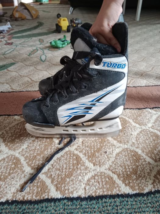 Продам коньки детские