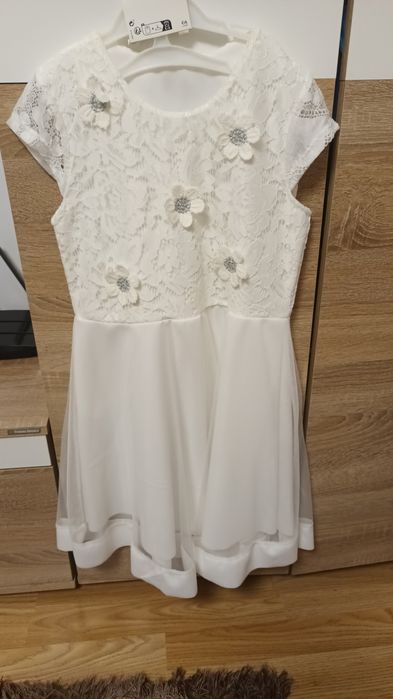 Rochita alba cu dantela pt.9 ani