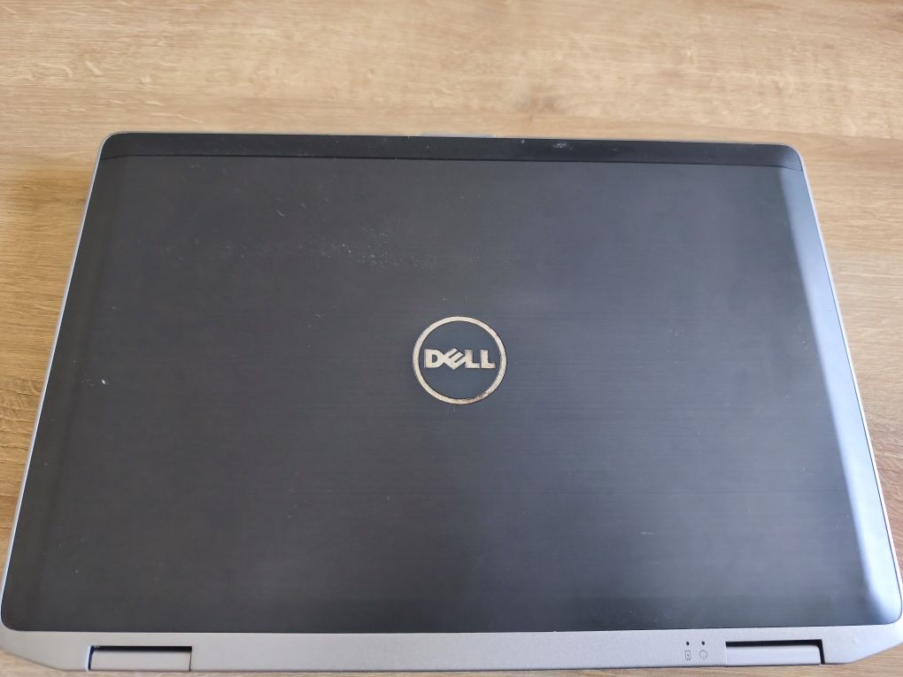 Latitude e6420 с неработещ екран и без ssd/hdd
