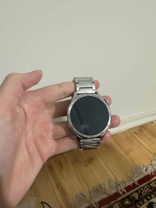 Huawei Watch GT 5 46 мм — умные часы с коричневым нержавеющим ремешком