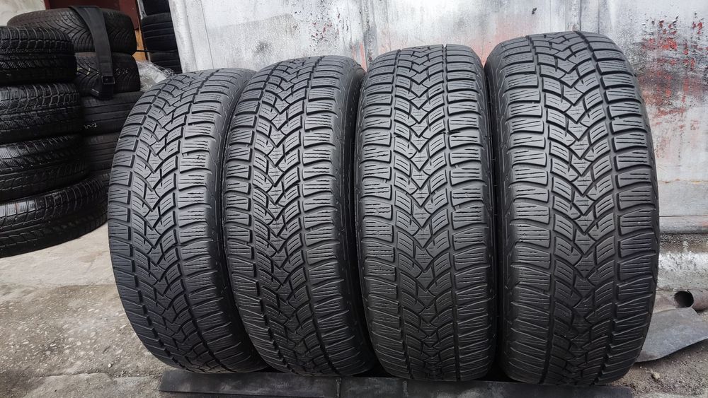 4бр зимни гуми 205/60/16 Esa Tecar
dot23
7мм
Добро състояние на гумите