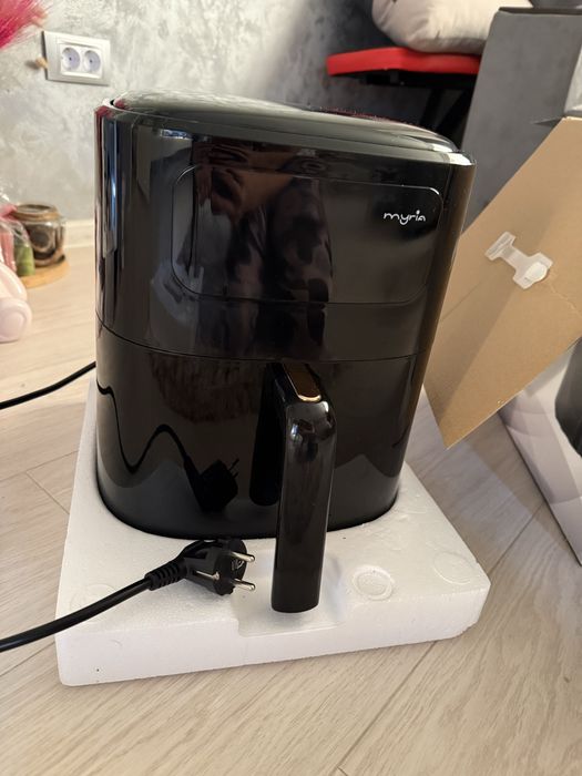 Friteuza Myria My4467