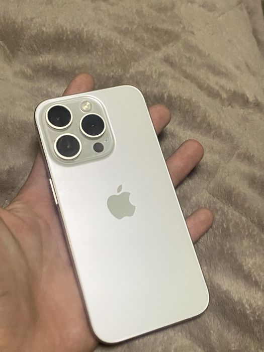 Айфон 15 про.