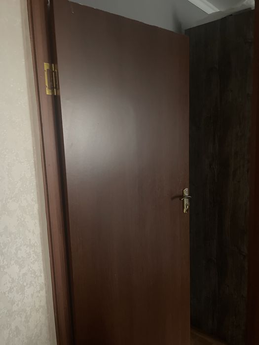 Б/у межком двери 10 000 за три шт
