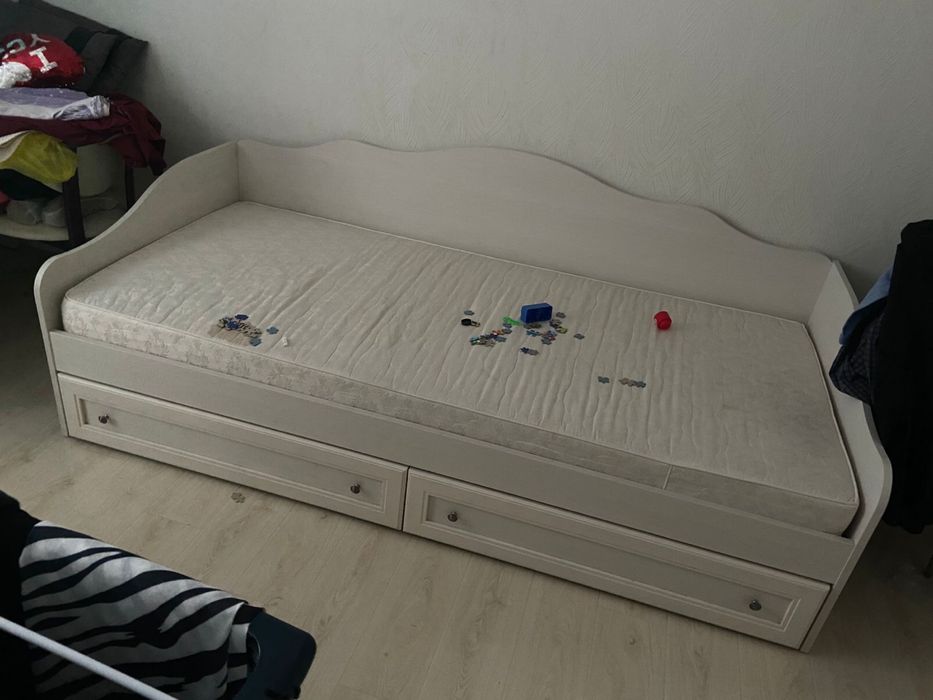 Продам кровать детскую