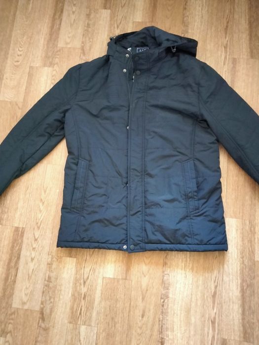 Продаю мужскую куртку