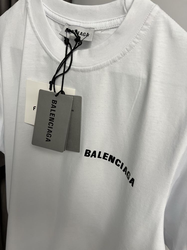 Tricou BALENCIAGA calitate 2024