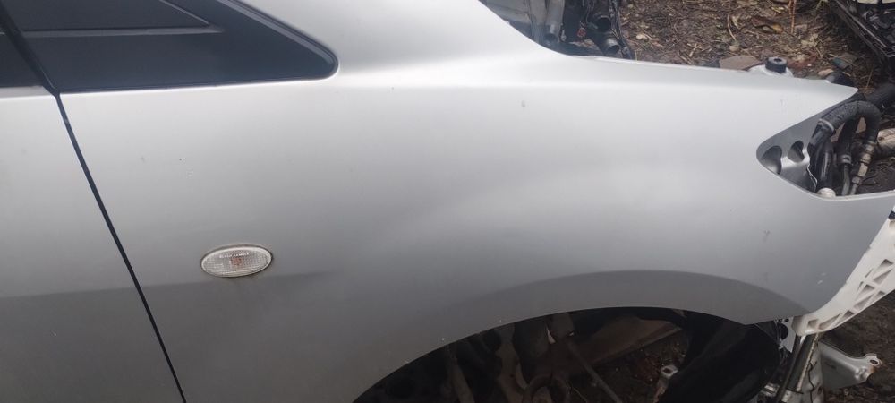 Vand aripi mazda 5