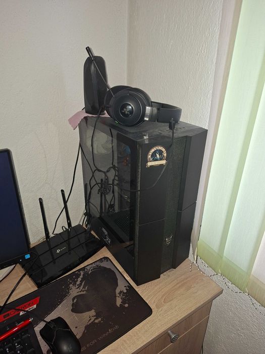 Компютър с монитор