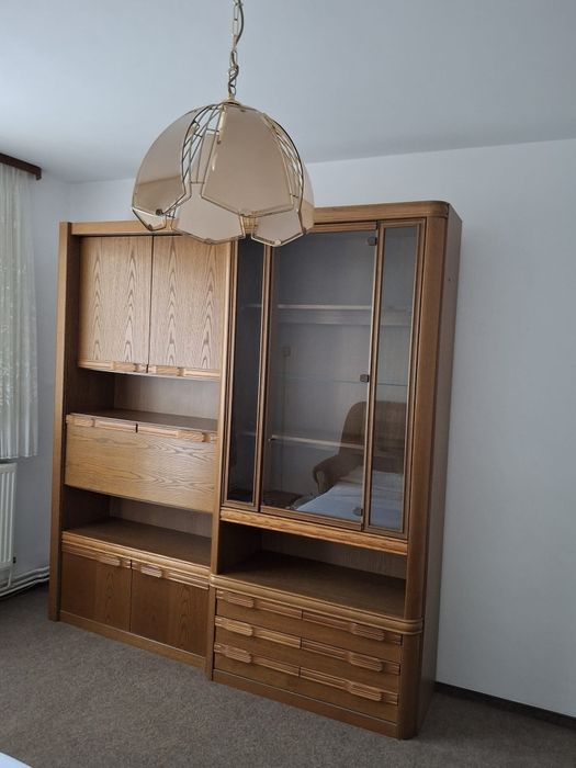 Sifonier-vitrina-canapea extensibila