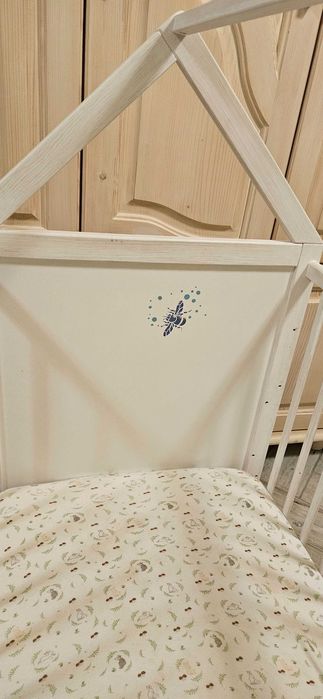 Обзавеждане за детска стая (легло, матрак, скрин, закачалка)