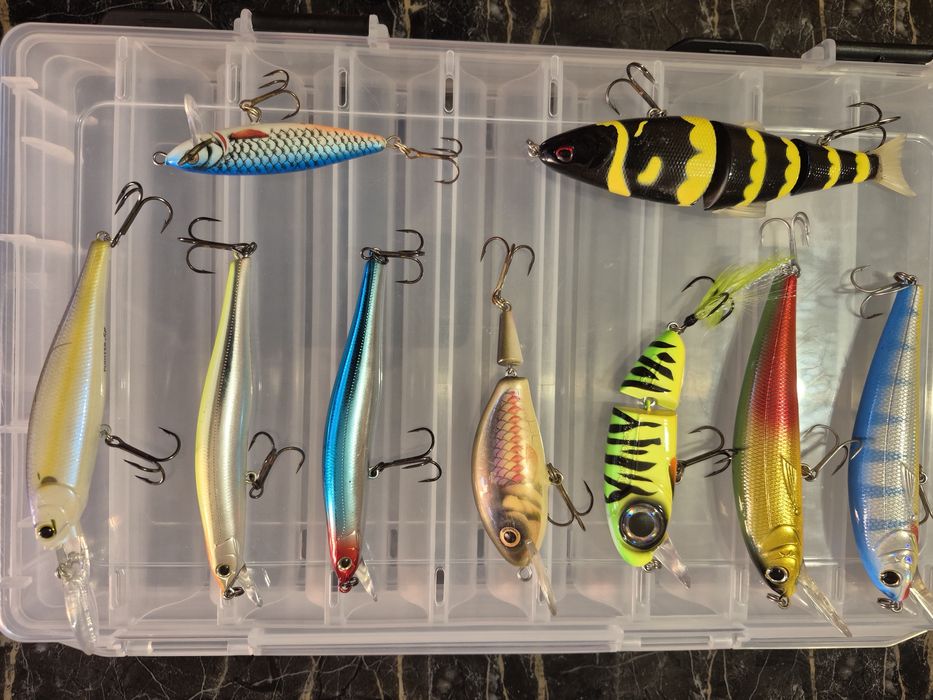 Продавам сет оргинални воблери за щука