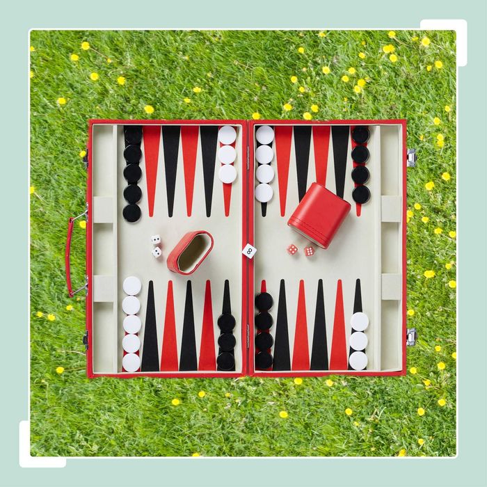 Joc table in valiza rosie set complet ideal pentru calatorii si acasa