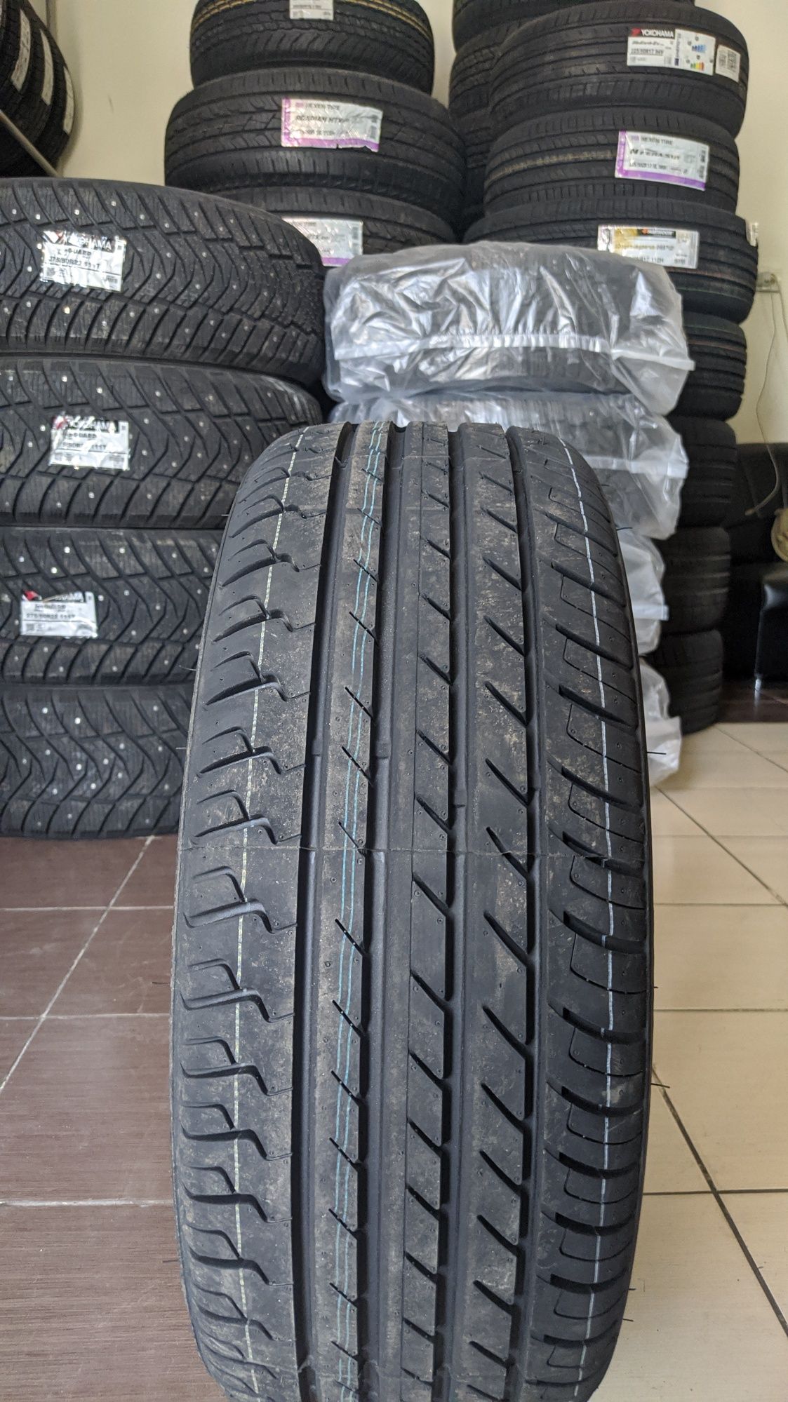 205/60R16 Triangle TR918