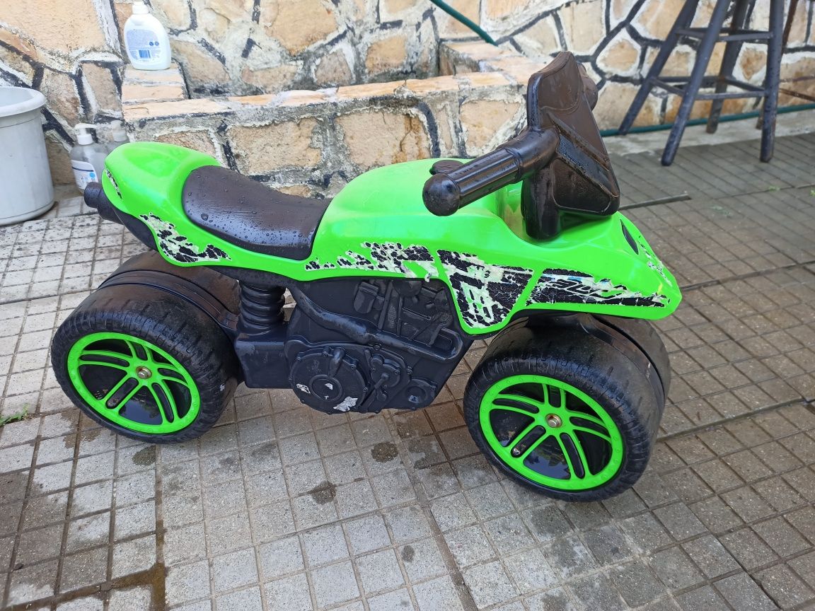 Детско моторче за бутане