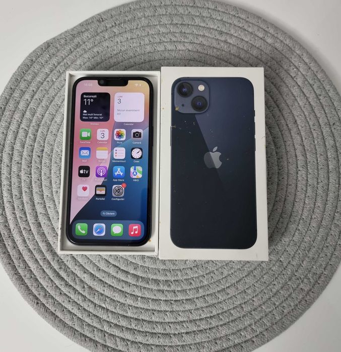 iPhone 13 Negru, 128 GB, impecabil, liber de retea, bateria 84%