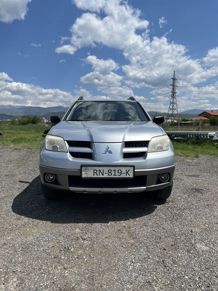 Mitsubishi Outlander 2000  136коня 4х2