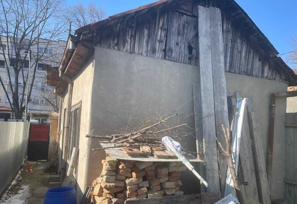 Teren/casa batraneasca zona centrala, in apropiere de piata Concordia
