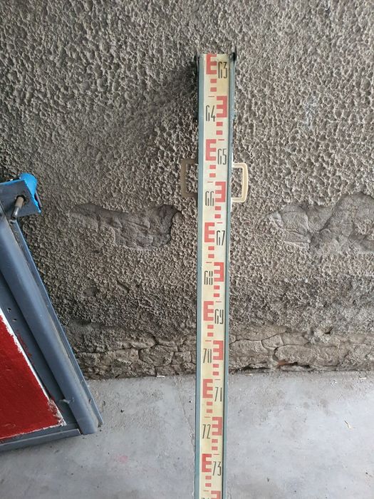 Рейка невилирная