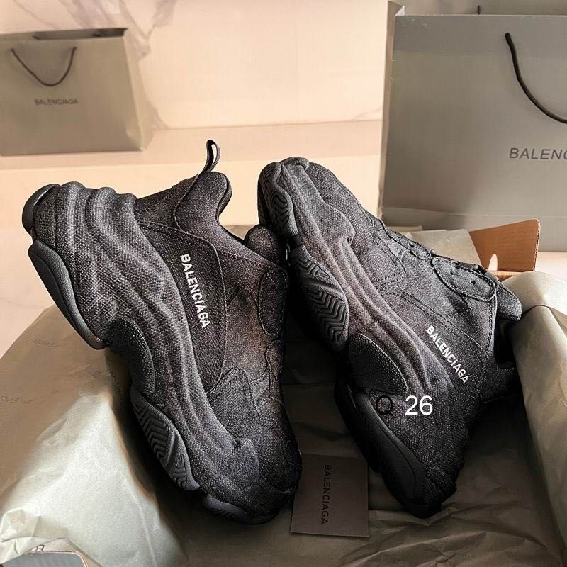 BALENCIAGA TRIPLE S, Calitate Premium, Icarus Brands