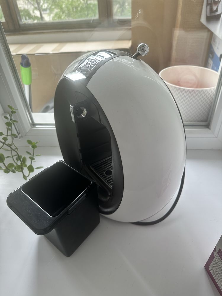 Кофемашина Dolce Gusto