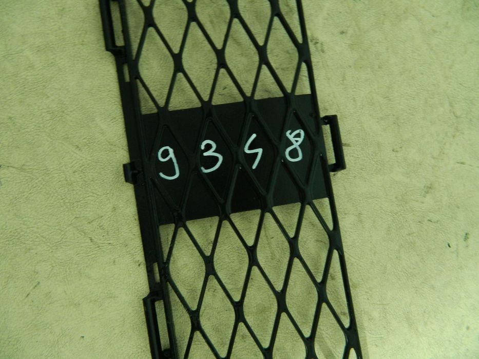 Grila centrala bara fata Toyota Yaris, 03-05, 53112-0D020