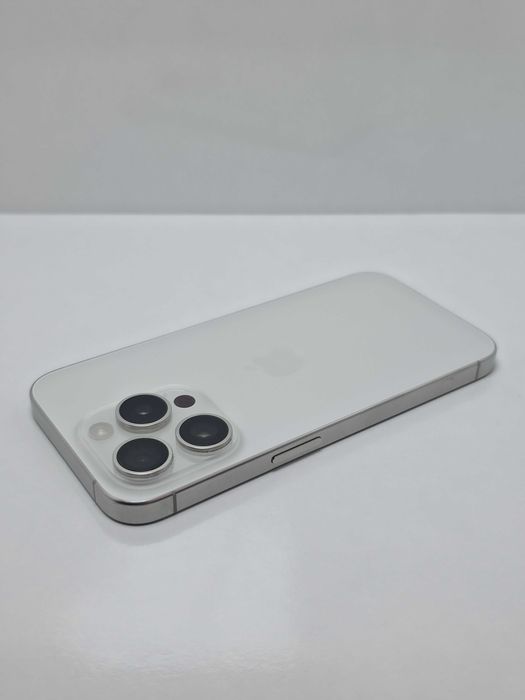 iPhone 15 Pro 128GB Titanium White