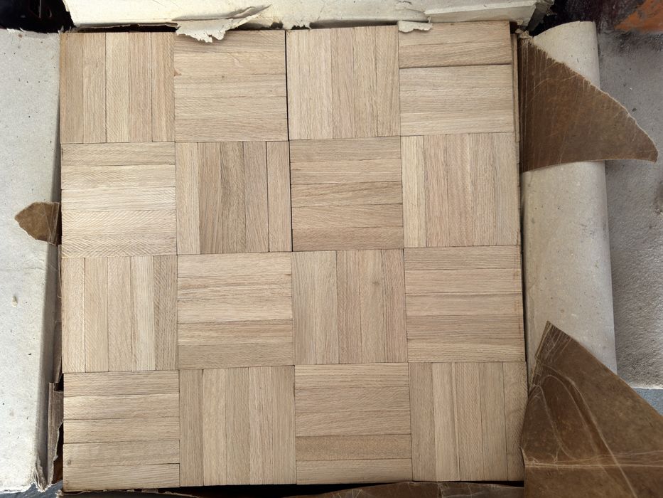 Parchet nou,in cutie