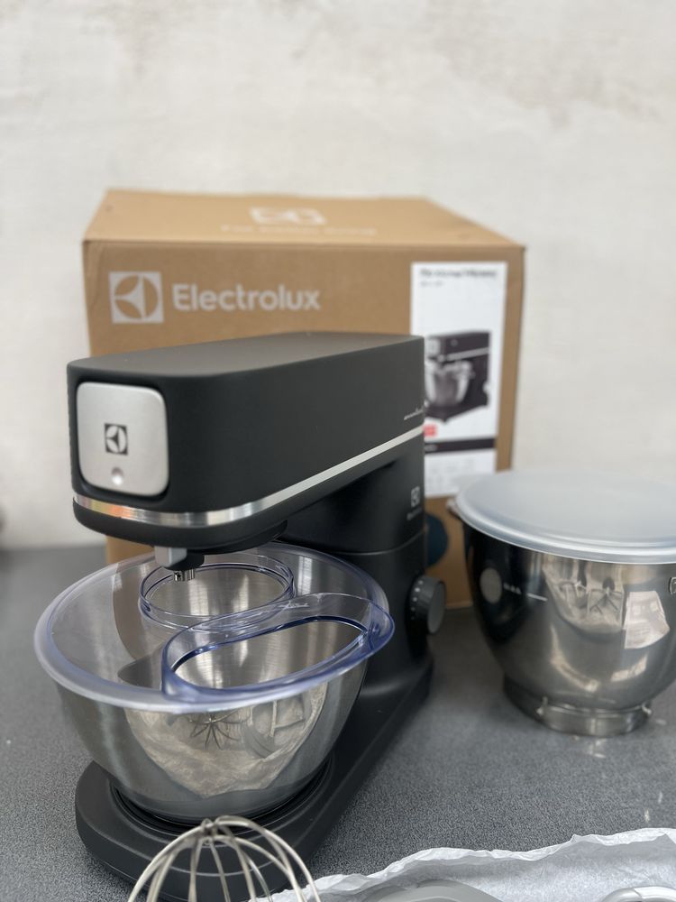 Кухненски робот / Планетарен миксер Electrolux E6KM1-4BPT, 1200W