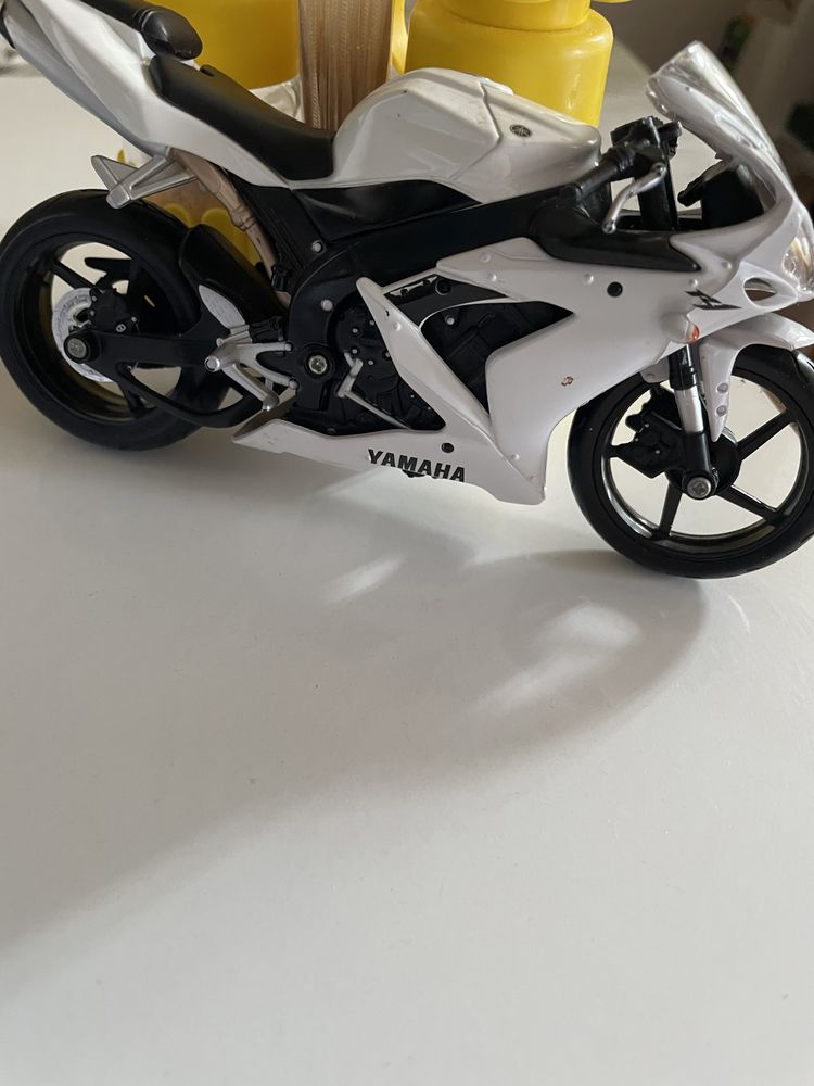 Колекция Мотори Ducati  shell