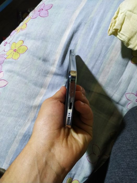 Sotiladi smartfon W&O android