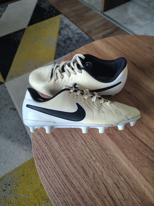 Футболни бутонки nike